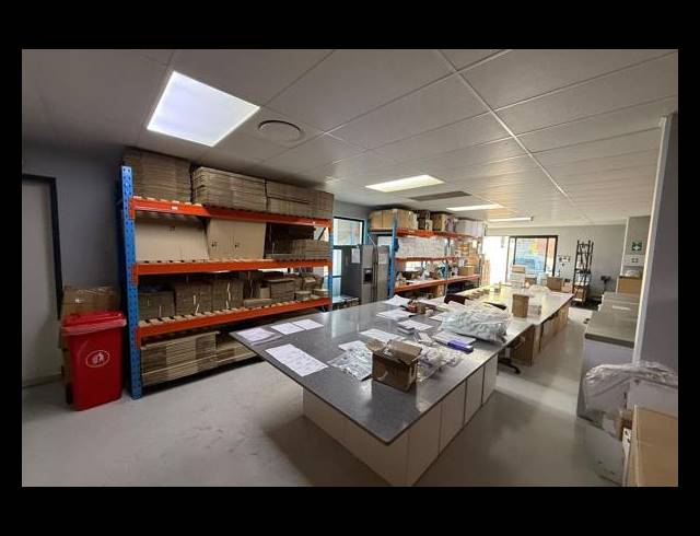 347M² BUILDING FOR SALE IN ALLEN'S NEK